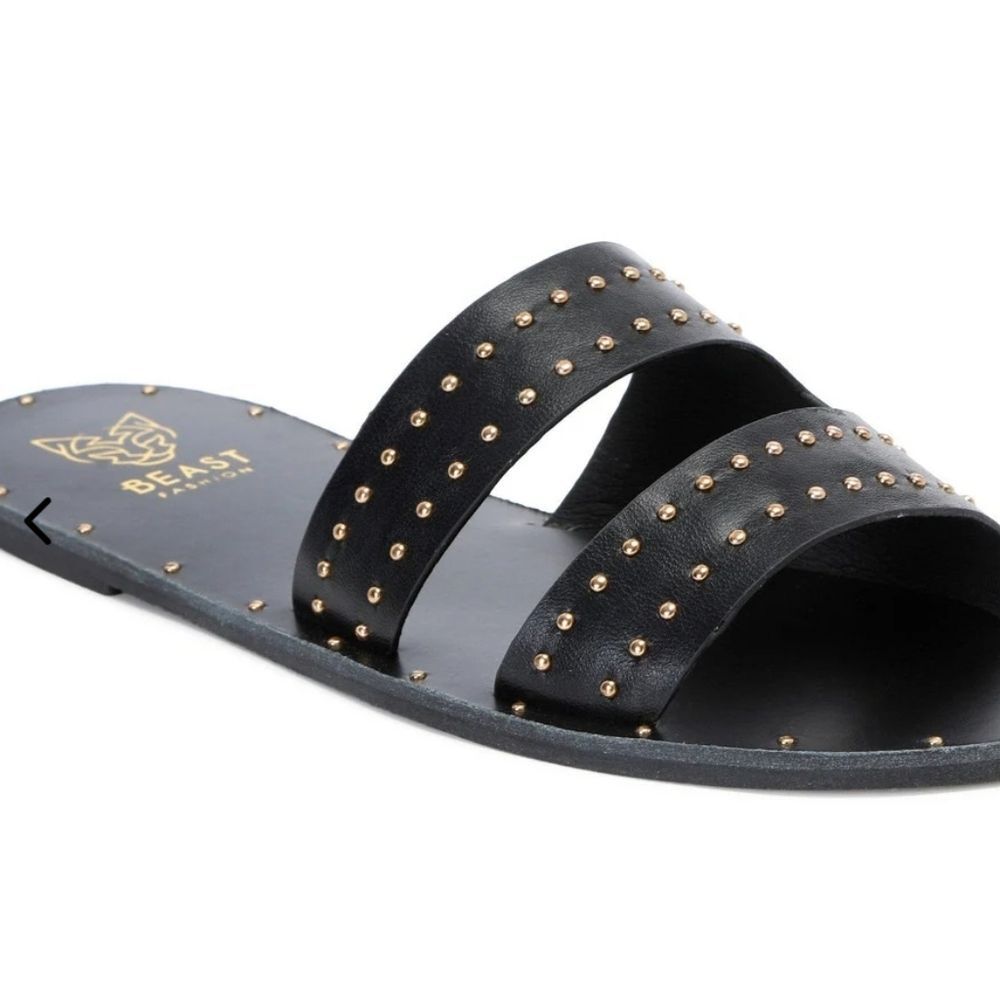 Beast Fashion Double Studded Flat Slide Sandals- Black‎
